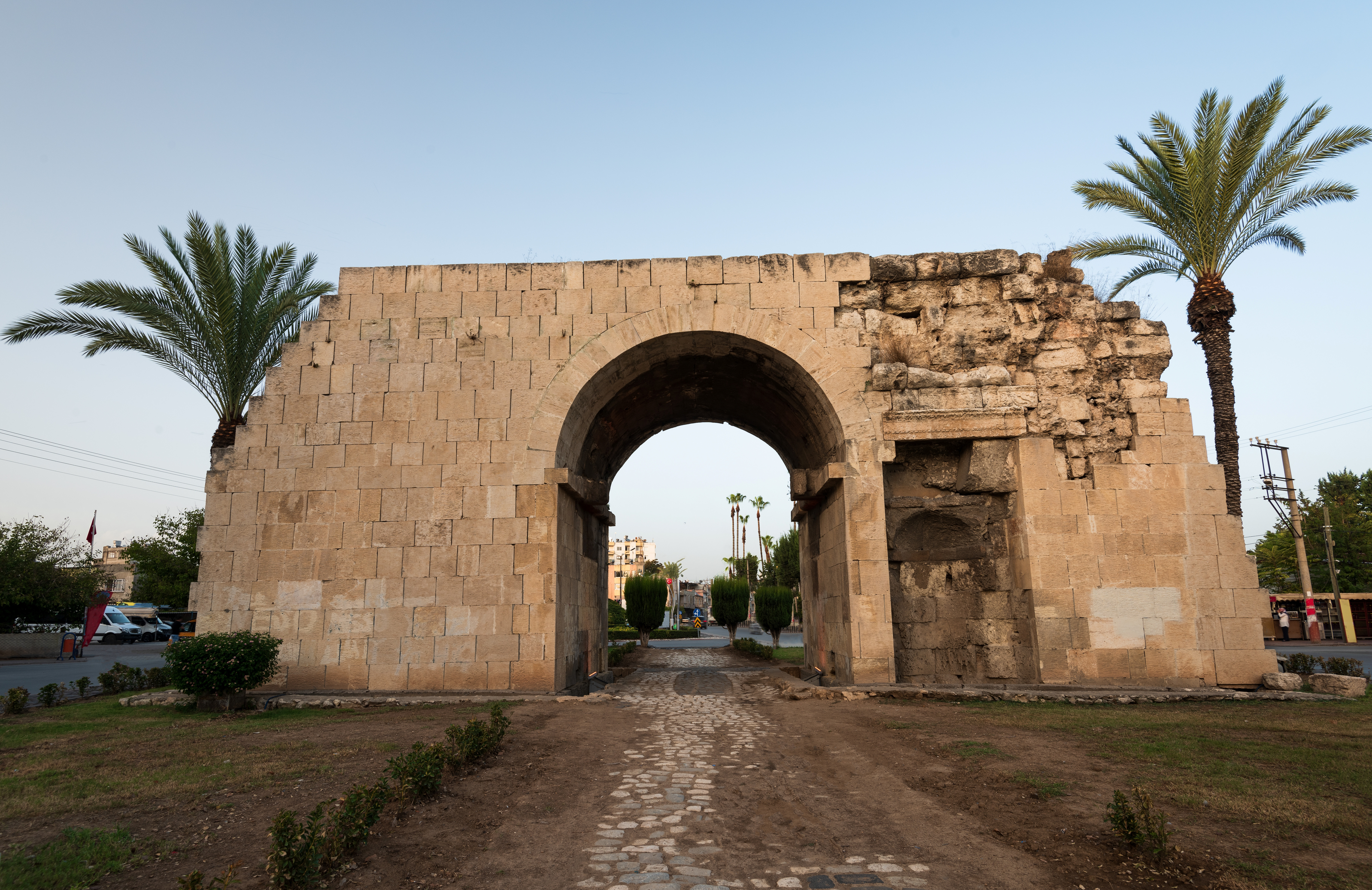 Kleopatra Kapısı: Mitoloji ile Tarihin Kesiştiği Eşik